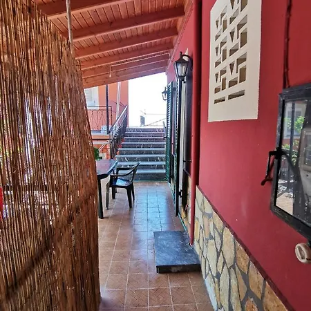 Daire Traditional Corfiot House At Argyrades